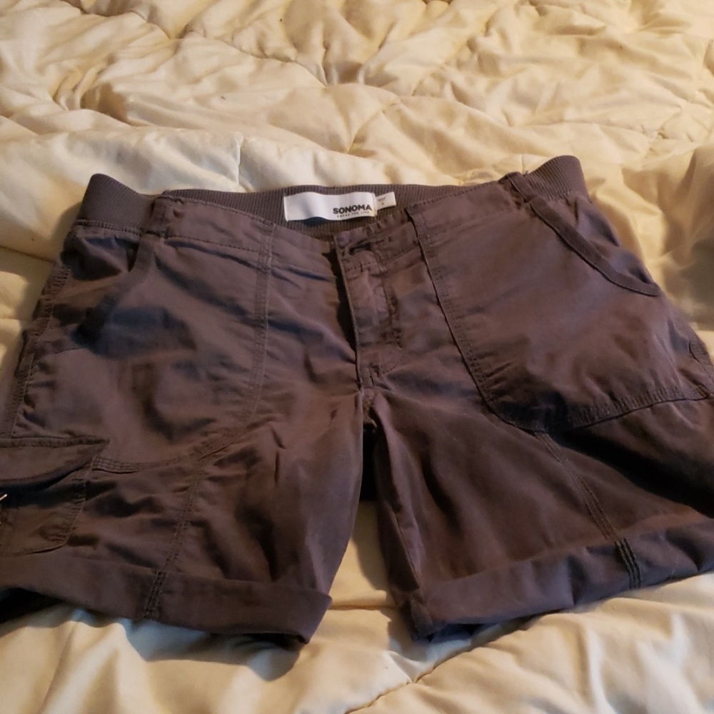 Dark gray cotton cargo shorts